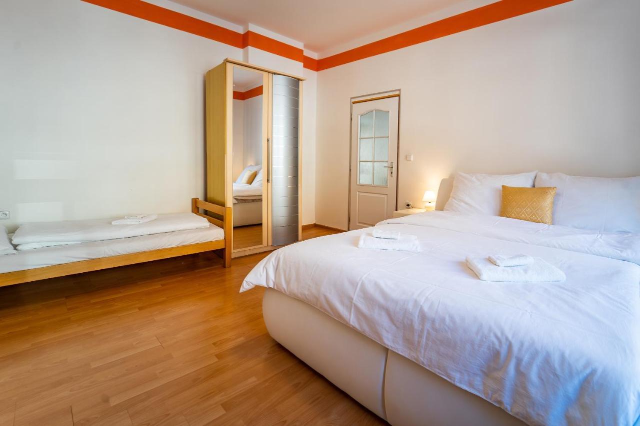 Tuan Long Apartments Яхимов Экстерьер фото