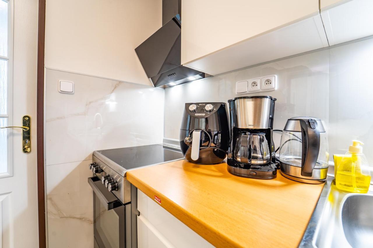 Tuan Long Apartments Яхимов Экстерьер фото