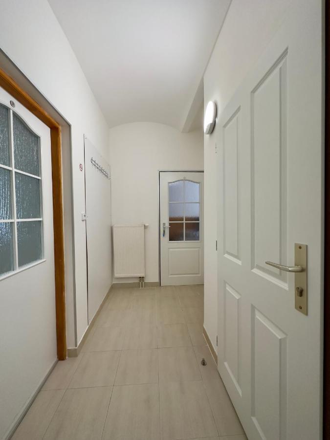 Tuan Long Apartments Яхимов Экстерьер фото